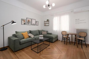 Vibrant Urban Getaway: Modern 1-Bedroom near Bars, Parks, and Metro